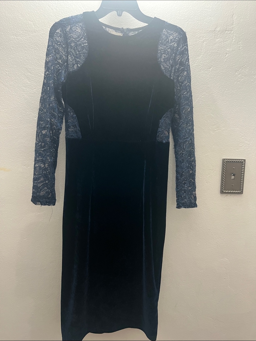 Elegant Black Velvet Dress with Lace Sleeves